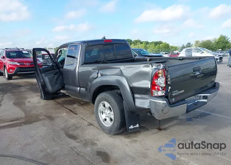 2015 Toyota Tacoma Access Cab z USA, uszkodzony, nr VIN 5TFUX4EN1FX032626